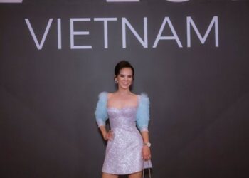 CEO Kim Kang vinh dự nhận Top 50 truyền thông và quảng bá Thương hiệu vàng làm đẹp Việt Nam – Hội nhập quốc tế