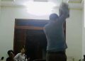 Hà Nội: Đập phá bát hương nhà hàng xóm vì mâu thuẫn ranh giới đất xây dựng