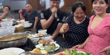 Tan cửa nát nhà vì sập bẫy UEZ Trade