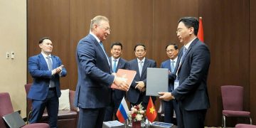 Thủ tướng Chính phủ Phạm Minh Chính chứng kiến Lễ trao văn kiện hợp tác giữa PV GAS và Zarubezhneft