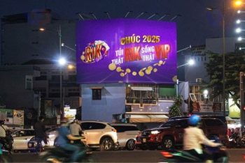 RikVip đối mặt với lệnh gỡ bỏ quảng cáo OOH 3D